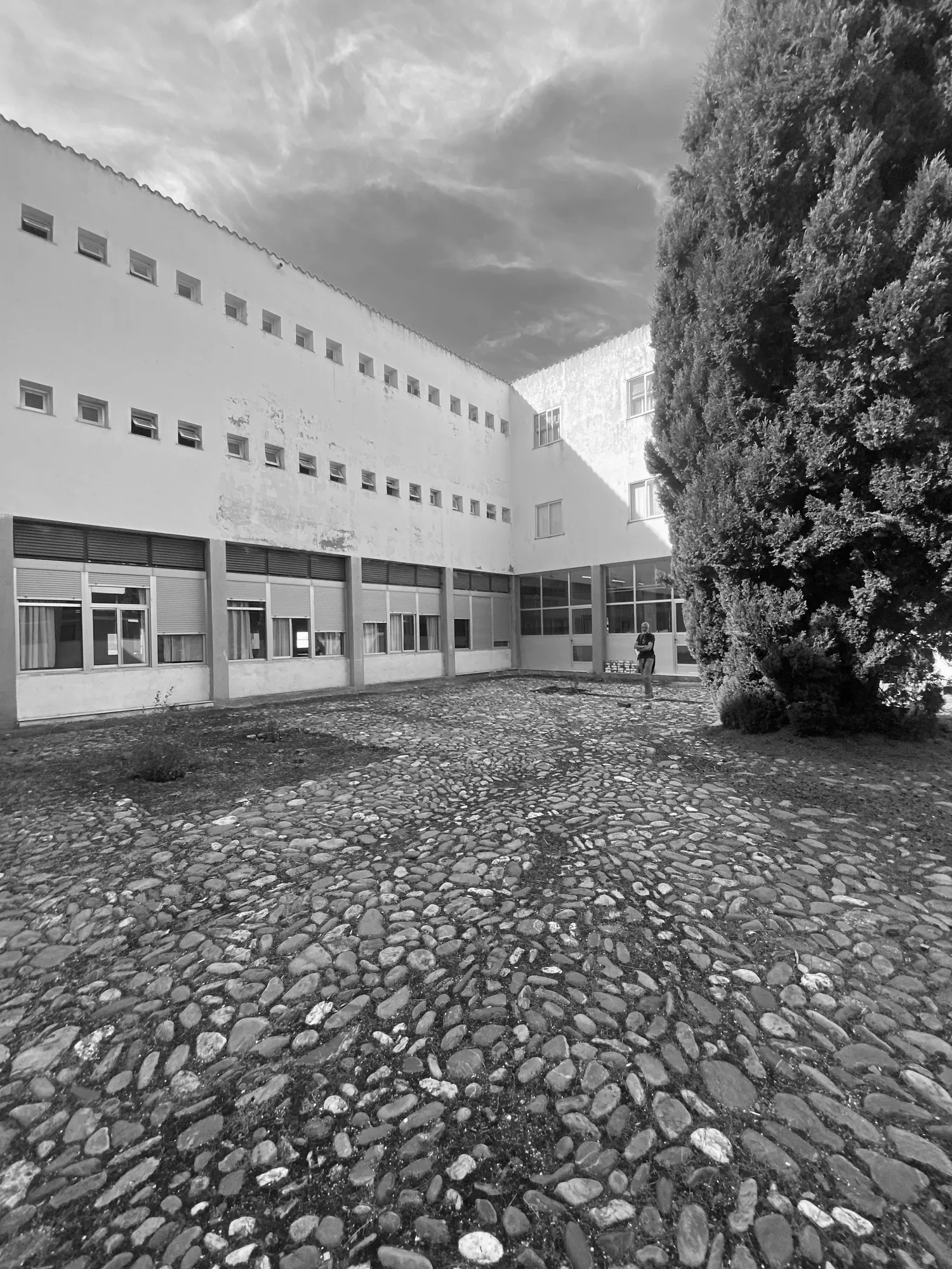 Rehabilitación de edificios: estado previo de la residencia de la Universidad Laboral de Cáceres antes de la intervención Rehabilitación de edificios: estado previo de la residencia de la Universidad Laboral de Cáceres antes de la intervención